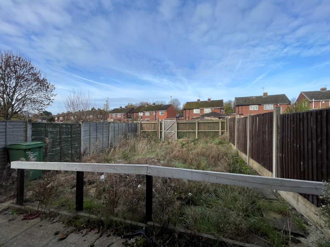 3 room semi detached house in Brierley Hill