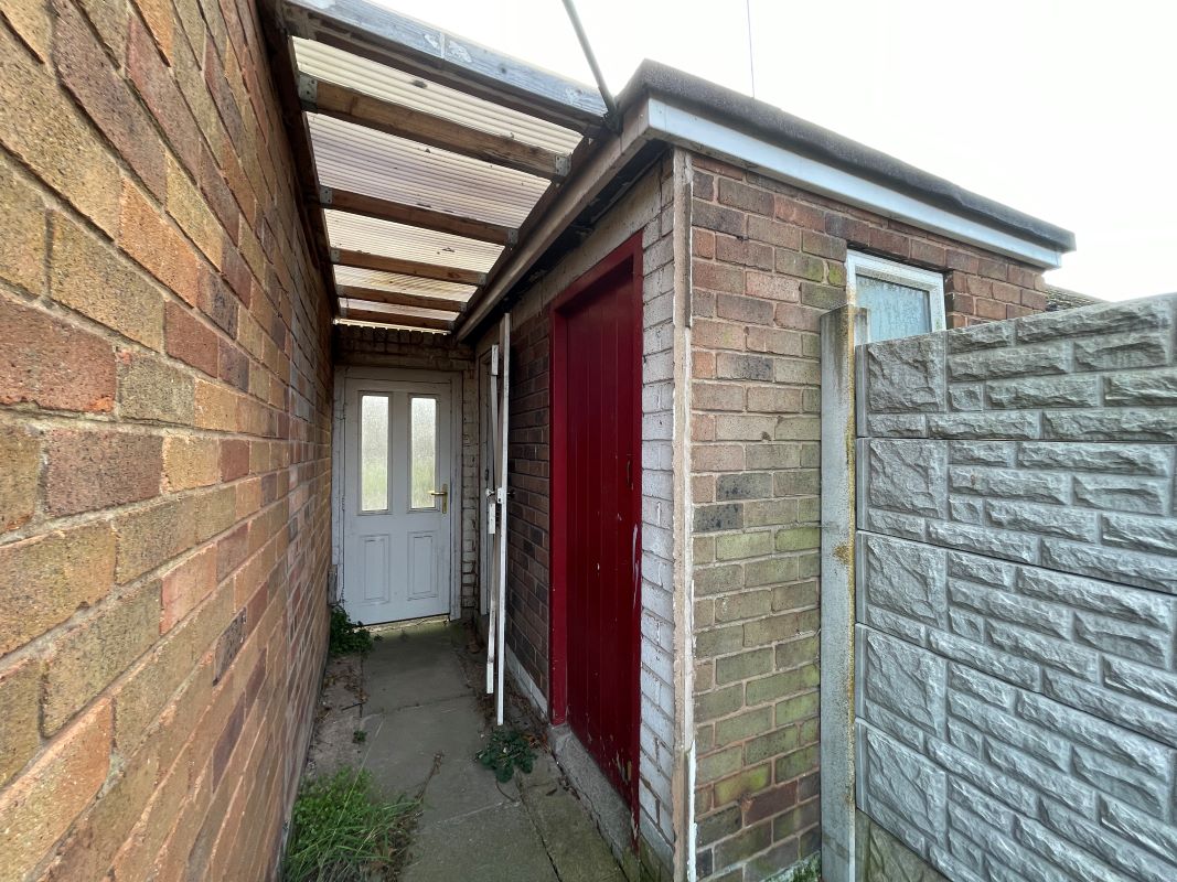 3 room semi detached house in Brierley Hill