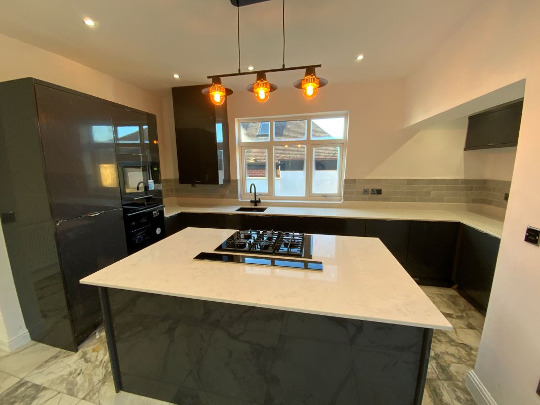 3 bedroom detached bungalow in Wolverhampton