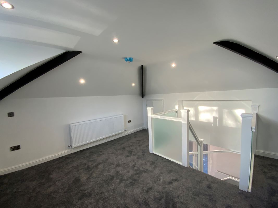3 bedroom detached bungalow in Wolverhampton