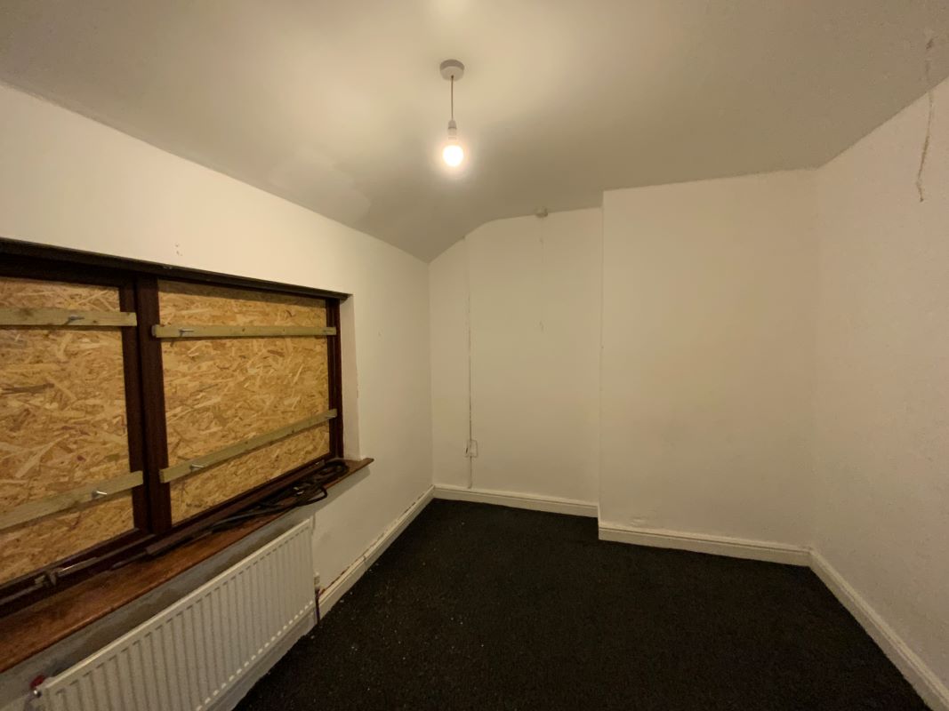 3 bedroom end terraced house in Walsall