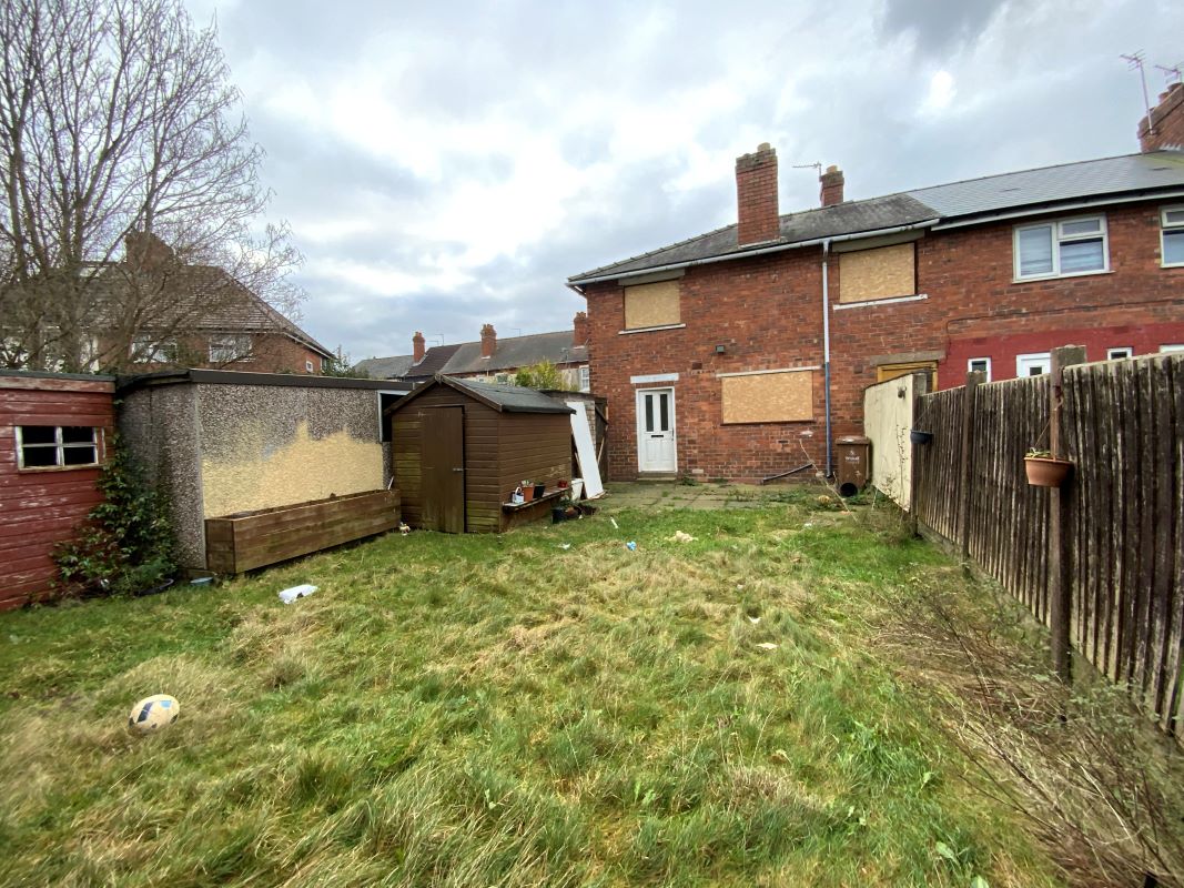 3 bedroom end terraced house in Walsall