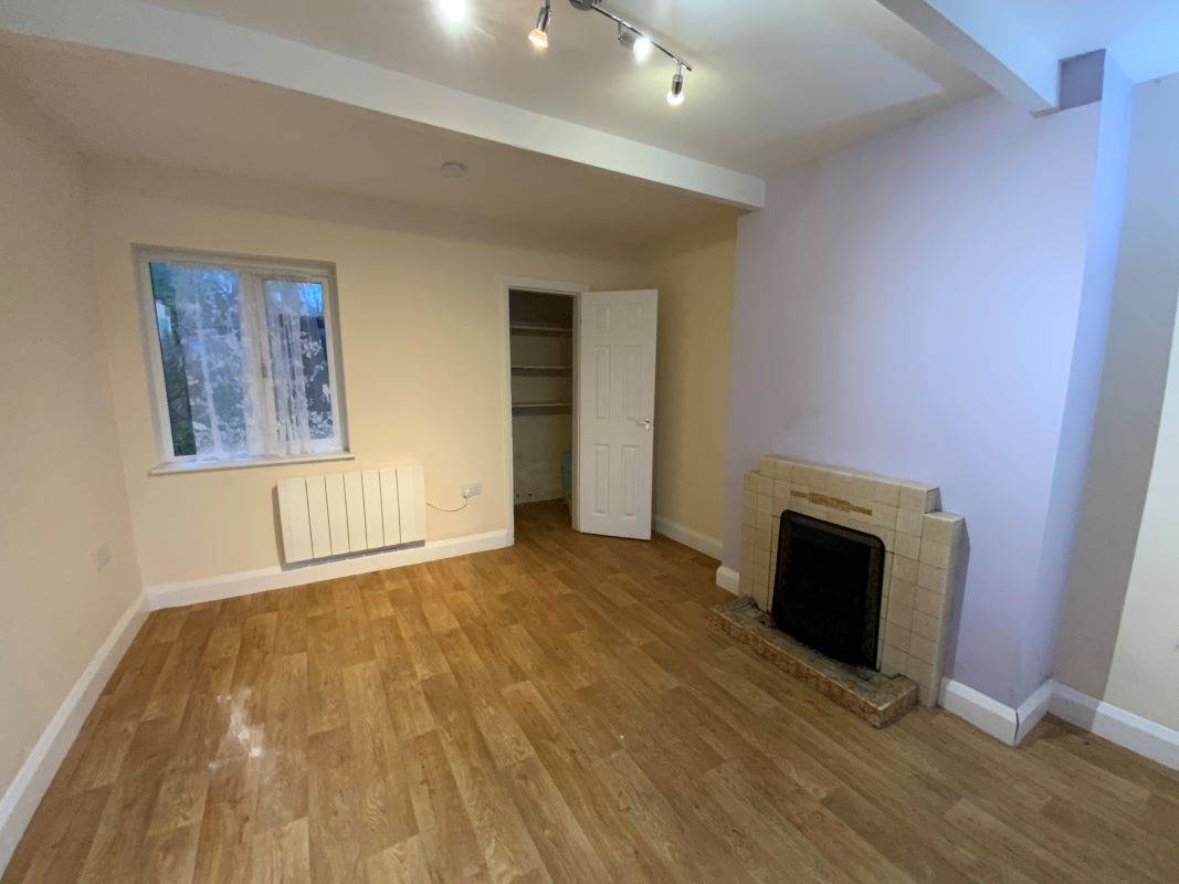 3 bedroom semi detached house in Swadlincote