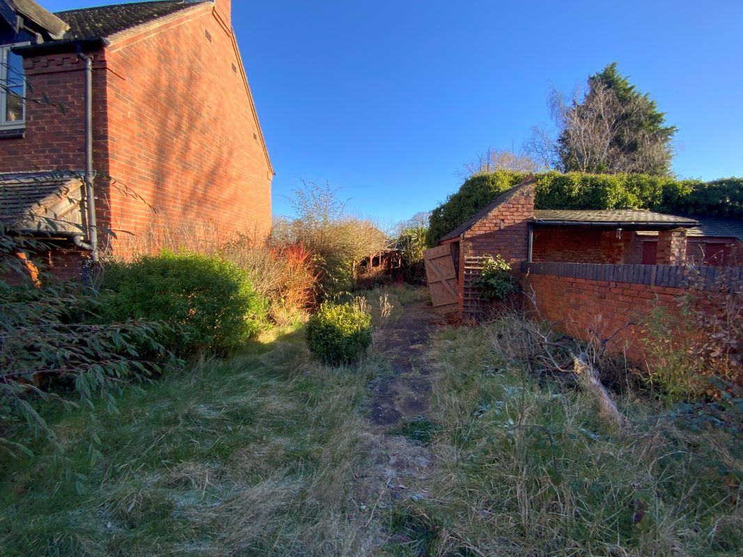 7 bedroom mixed use property in Swadlincote - Being offered on behalf of the LPA Receivers