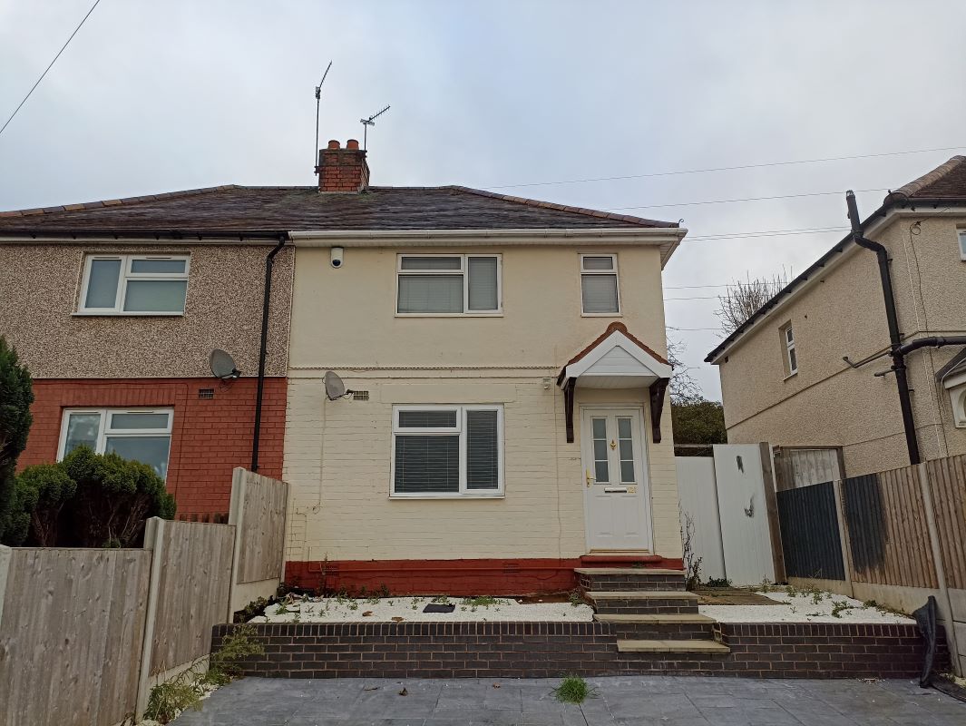 2 bedroom semi detached house in Brierley Hill