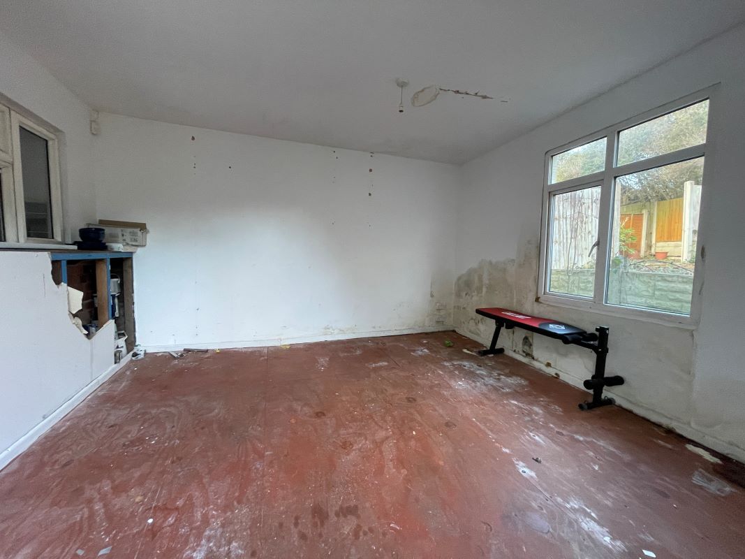 2 bedroom semi detached house in Brierley Hill