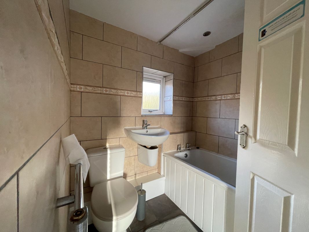 2 bedroom semi detached house in Brierley Hill
