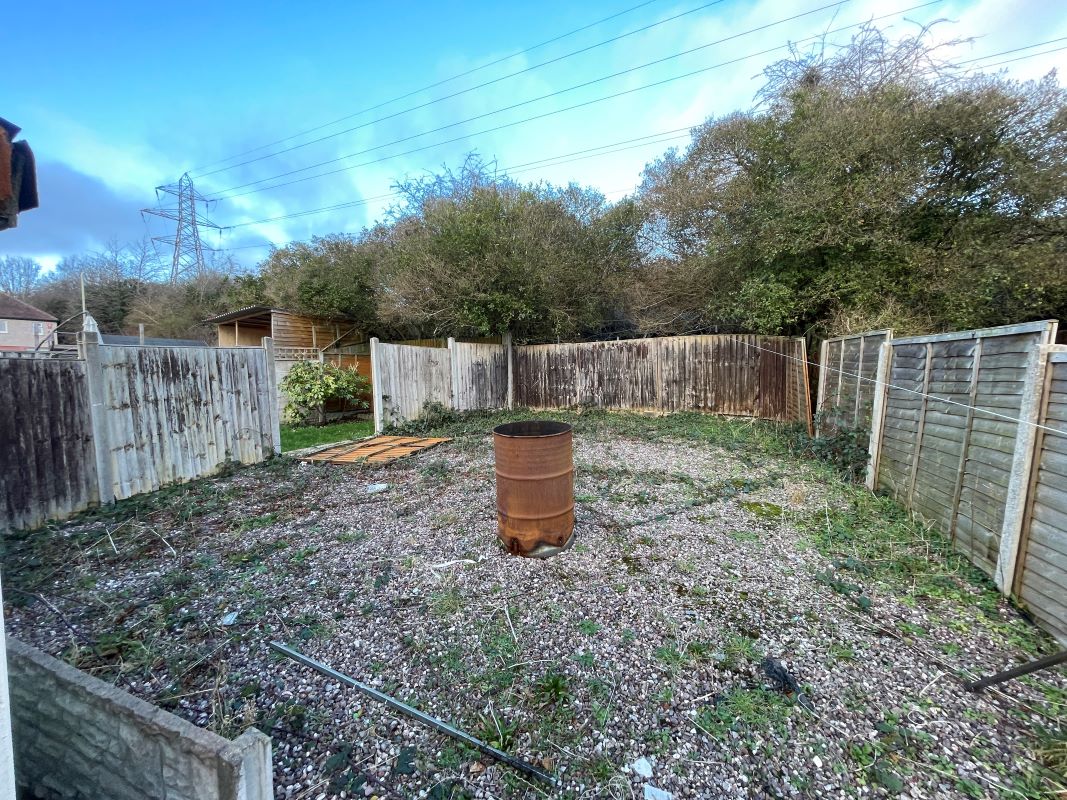 2 bedroom semi detached house in Brierley Hill