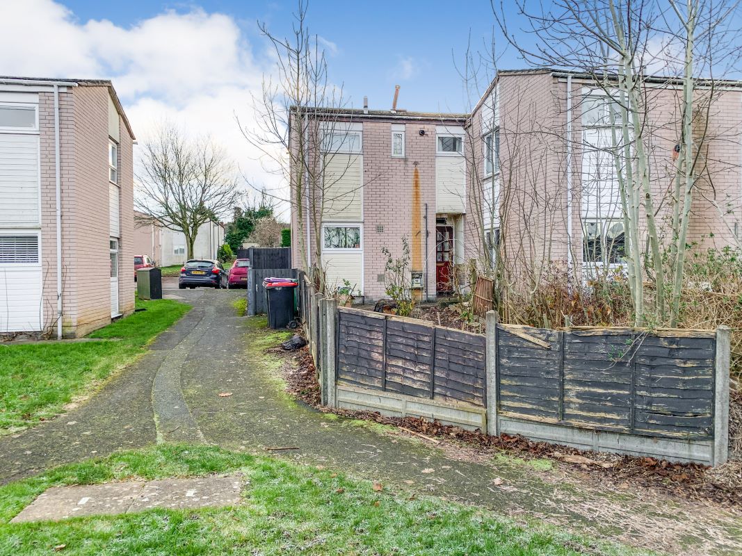 3 bedroom end terraced house in Telford