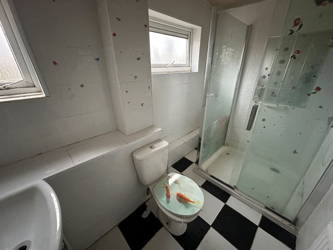 3 bedroom end terraced house in Telford
