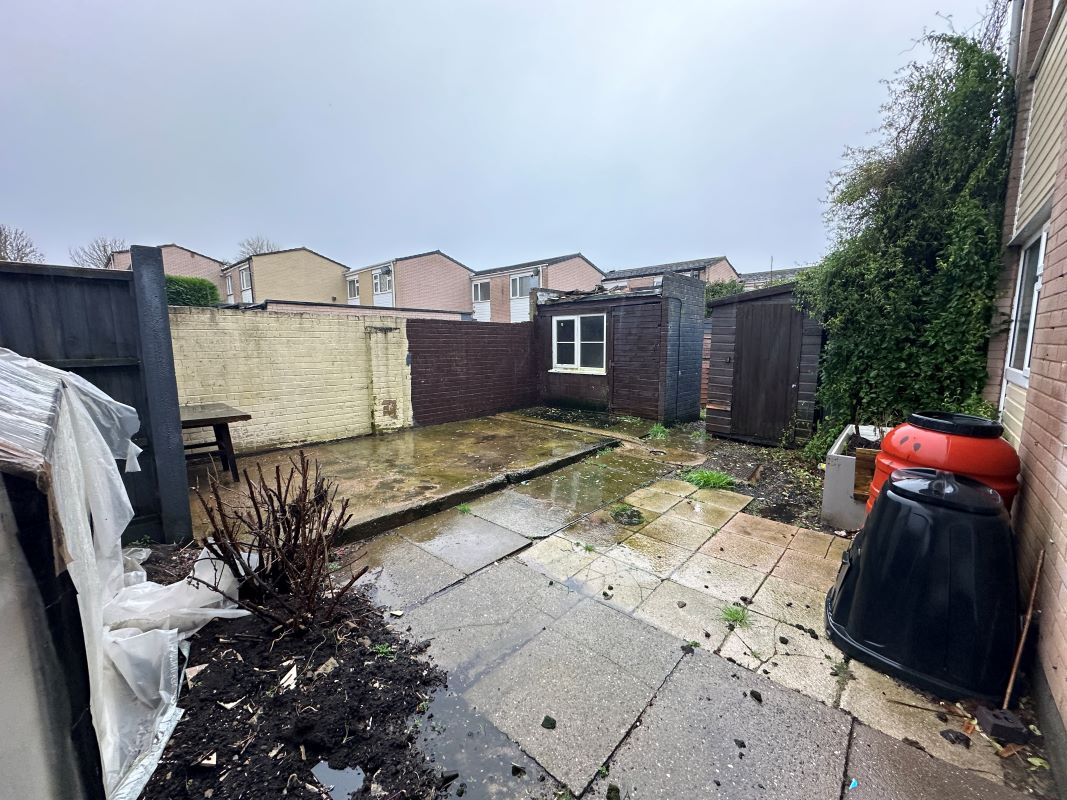 3 bedroom end terraced house in Telford