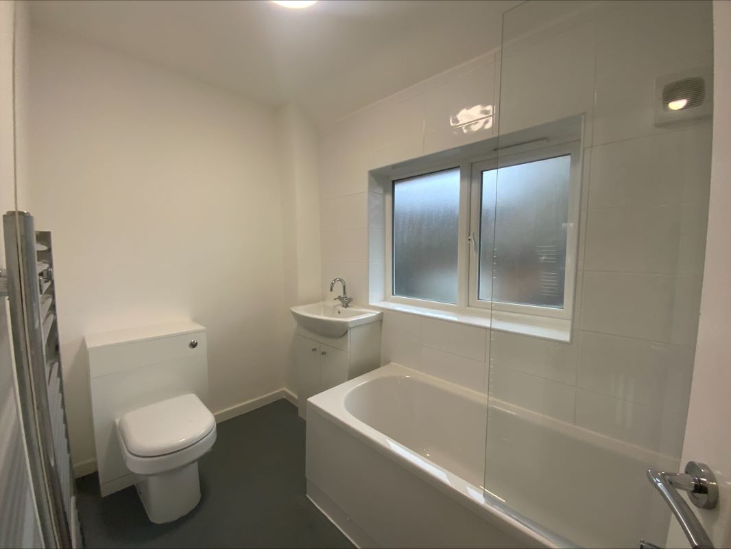 3 bedroom semi detached house in Birmingham