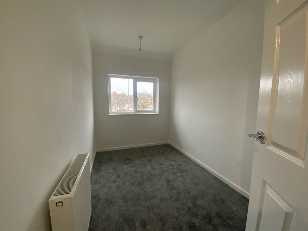 3 bedroom semi detached house in Birmingham