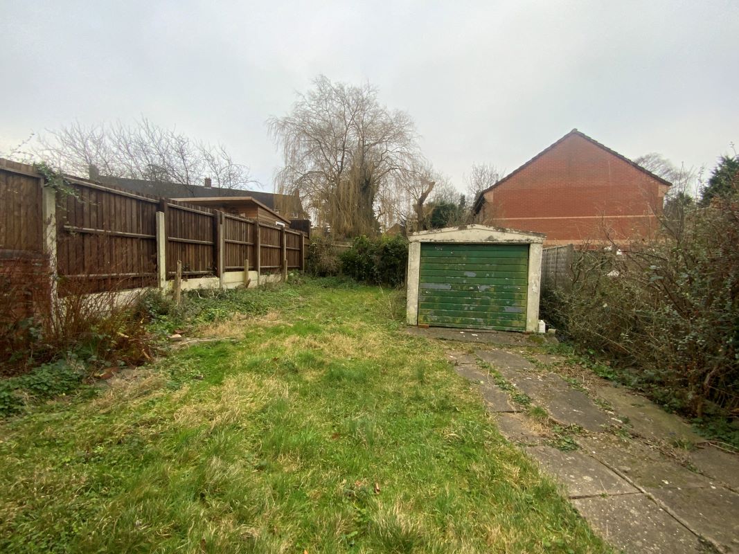 3 bedroom semi detached house in Birmingham