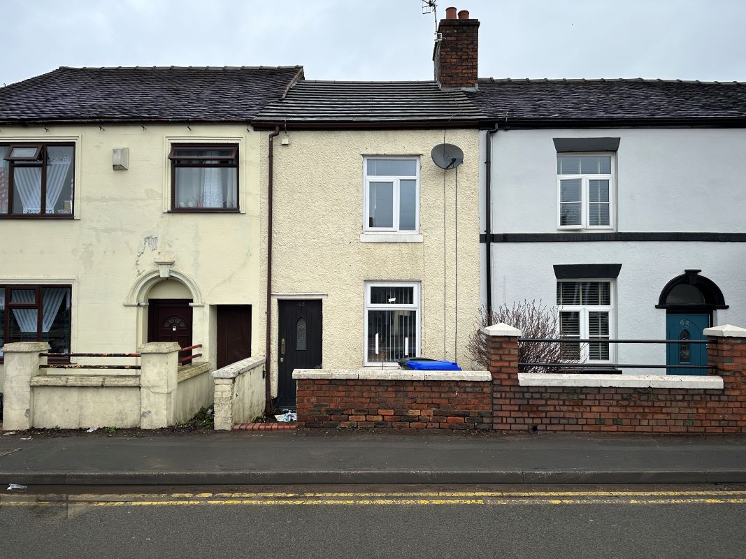 2 bedroom mid terraced house in Stoke on Trent