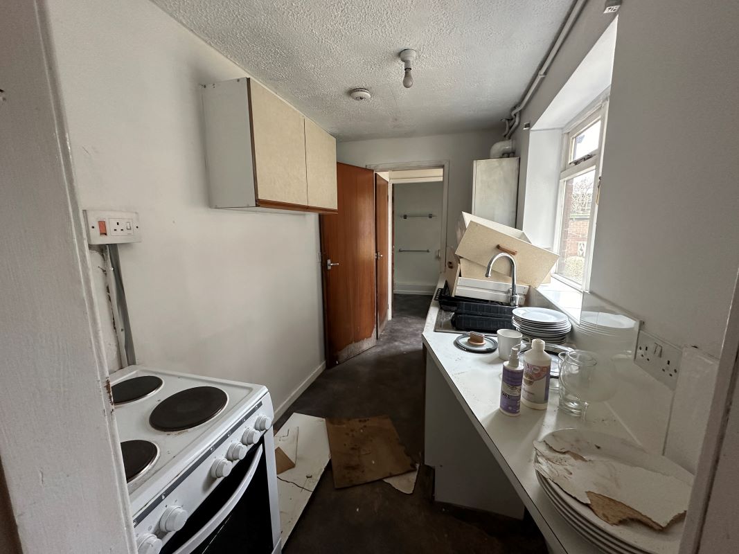 2 bedroom mid terraced house in Stoke on Trent