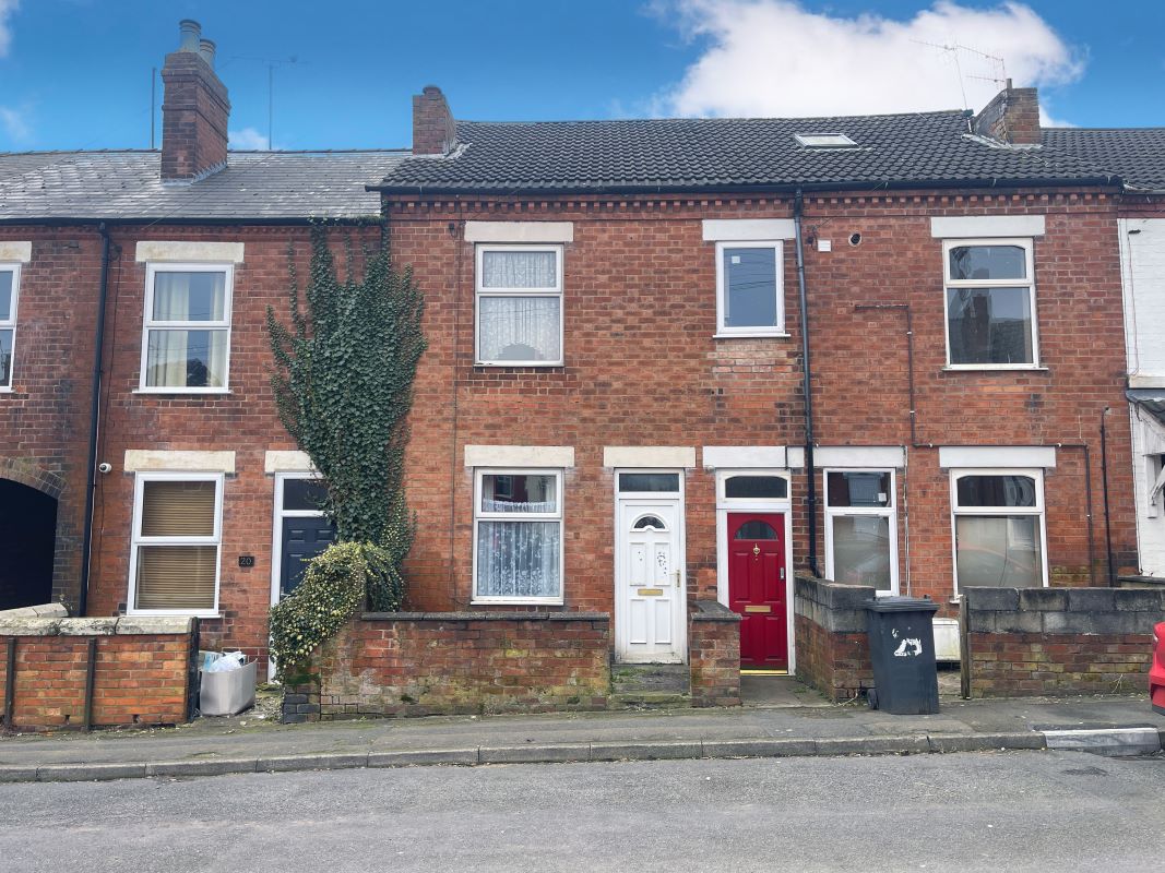 2 bedroom mid terraced house in Ilkeston