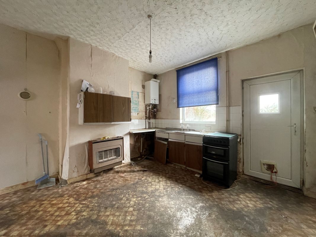 2 bedroom mid terraced house in Ilkeston