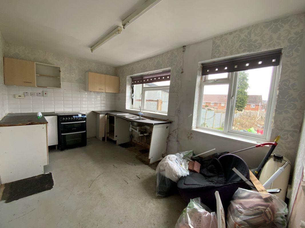 3 bedroom end terraced house in Wolverhampton
