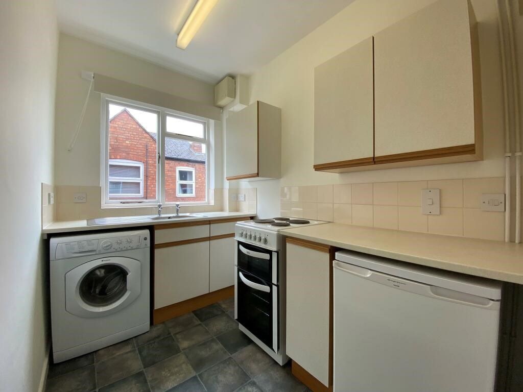 4 self contained flats in Worcester