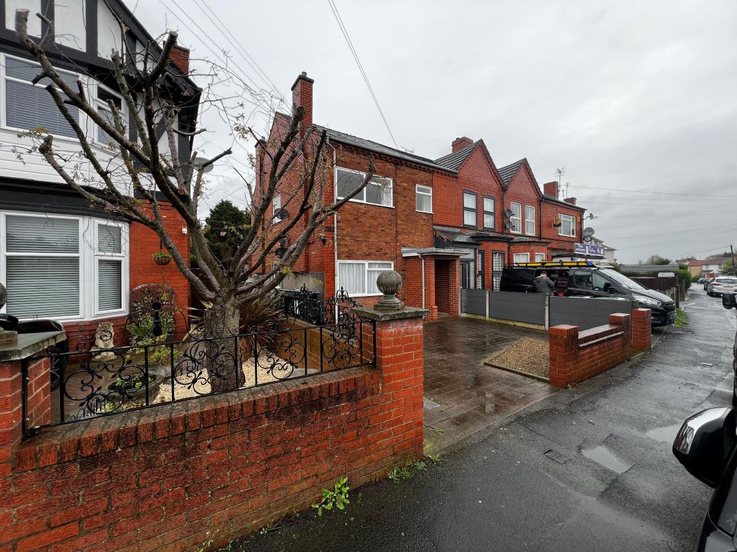 4 self contained flats in Worcester