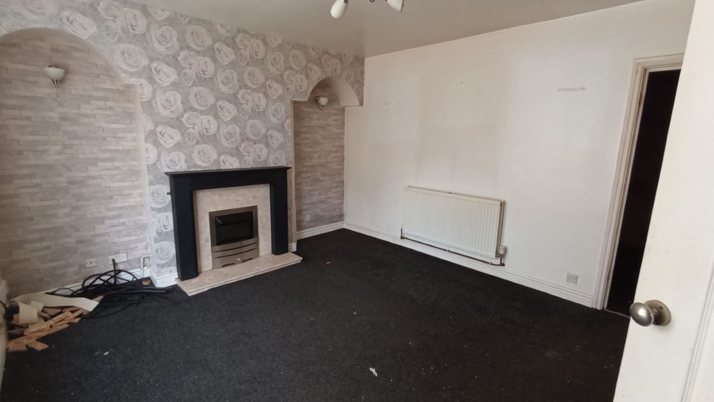 3 bedroom end terraced house in Walsall