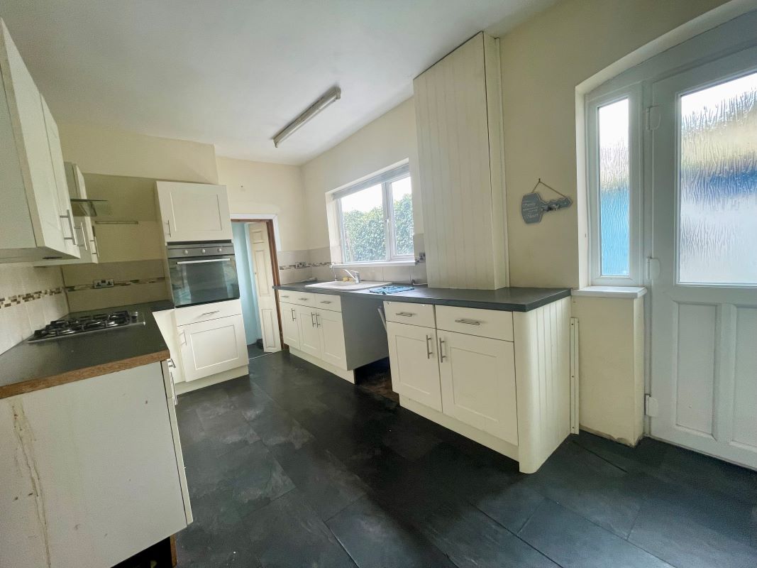 3 bedroom semi detached house in Bloxwich, Walsall