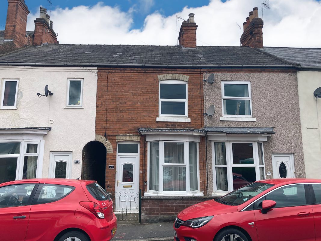 3 bedroom mid terraced house in Nottingham 