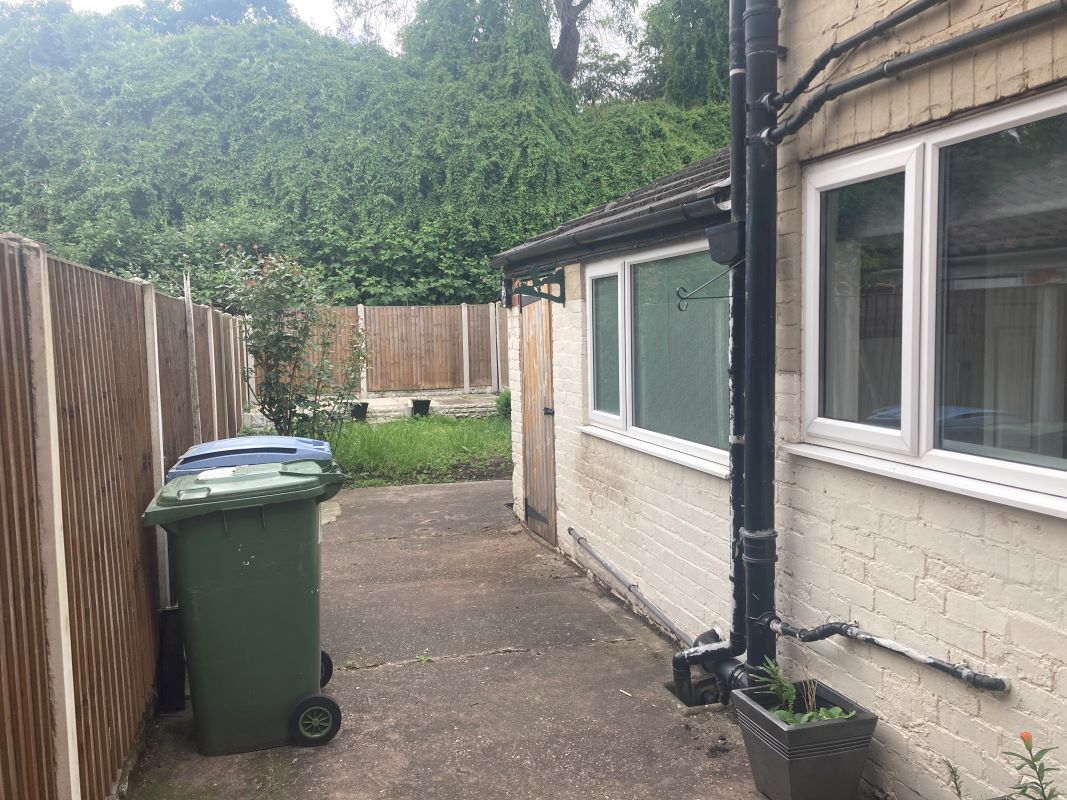 3 bedroom mid terraced house in Nottingham 