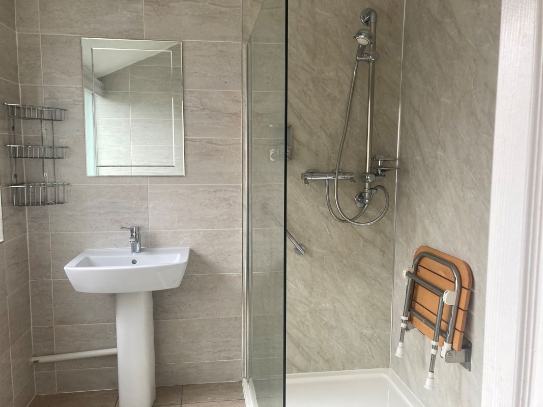 3 bedroom mid terraced house in Nottingham 