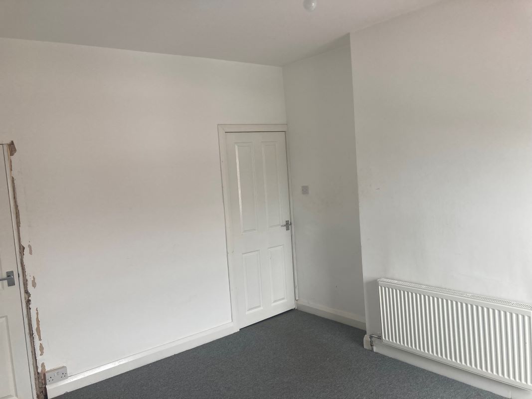 3 bedroom mid terraced house in Nottingham 