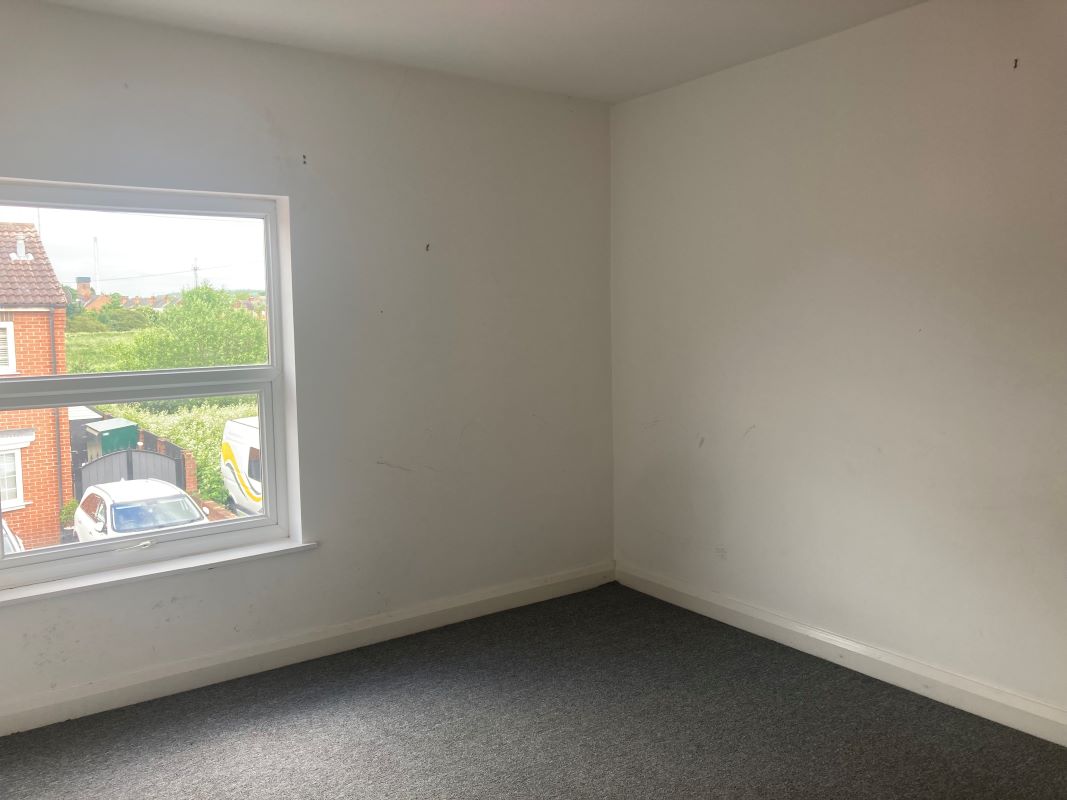 3 bedroom mid terraced house in Nottingham 