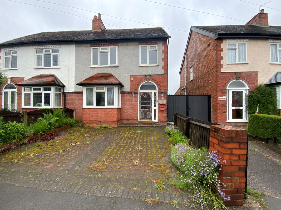 3 bedroom semi detached house in Wolverhampton