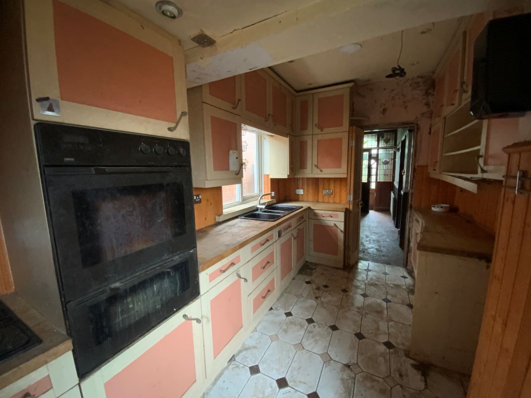 3 bedroom semi detached house in Wolverhampton