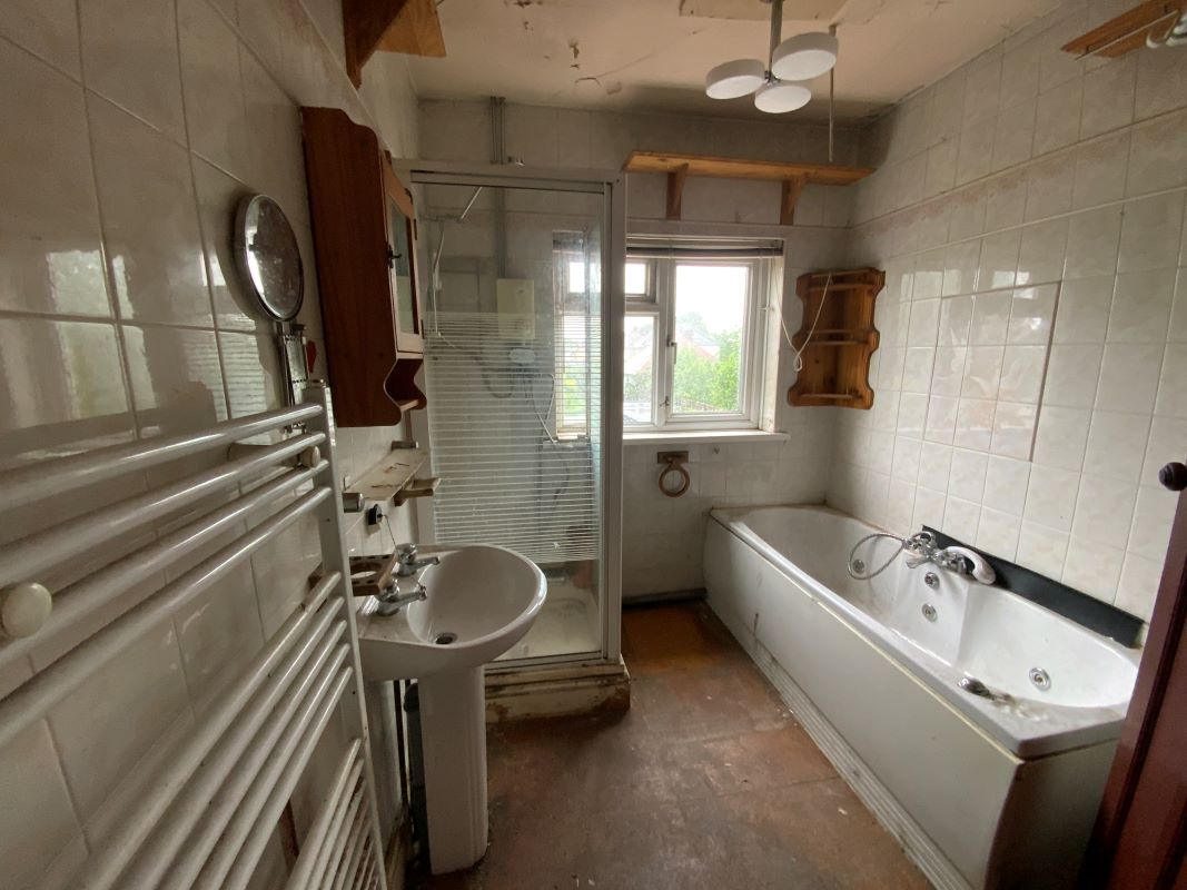 3 bedroom semi detached house in Wolverhampton