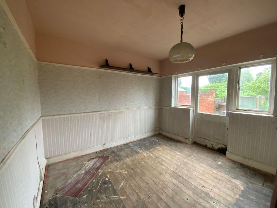 3 bedroom semi detached house in Wolverhampton
