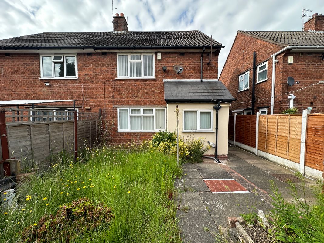 3 bedroom semi detached house in Tipton