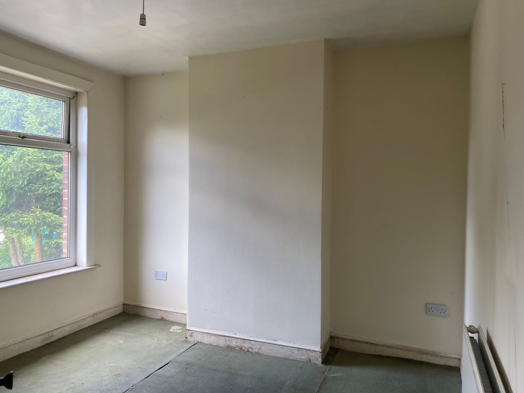 2 bedroom mid terraced house in Chesterfield 