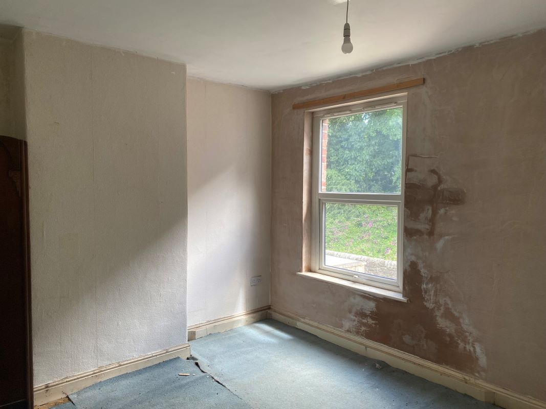 2 bedroom mid terraced house in Chesterfield 