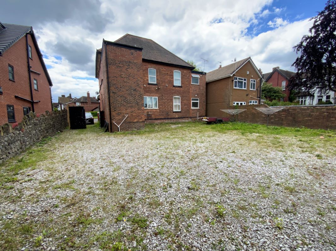 4 bedroom detached house in Wolverhampton