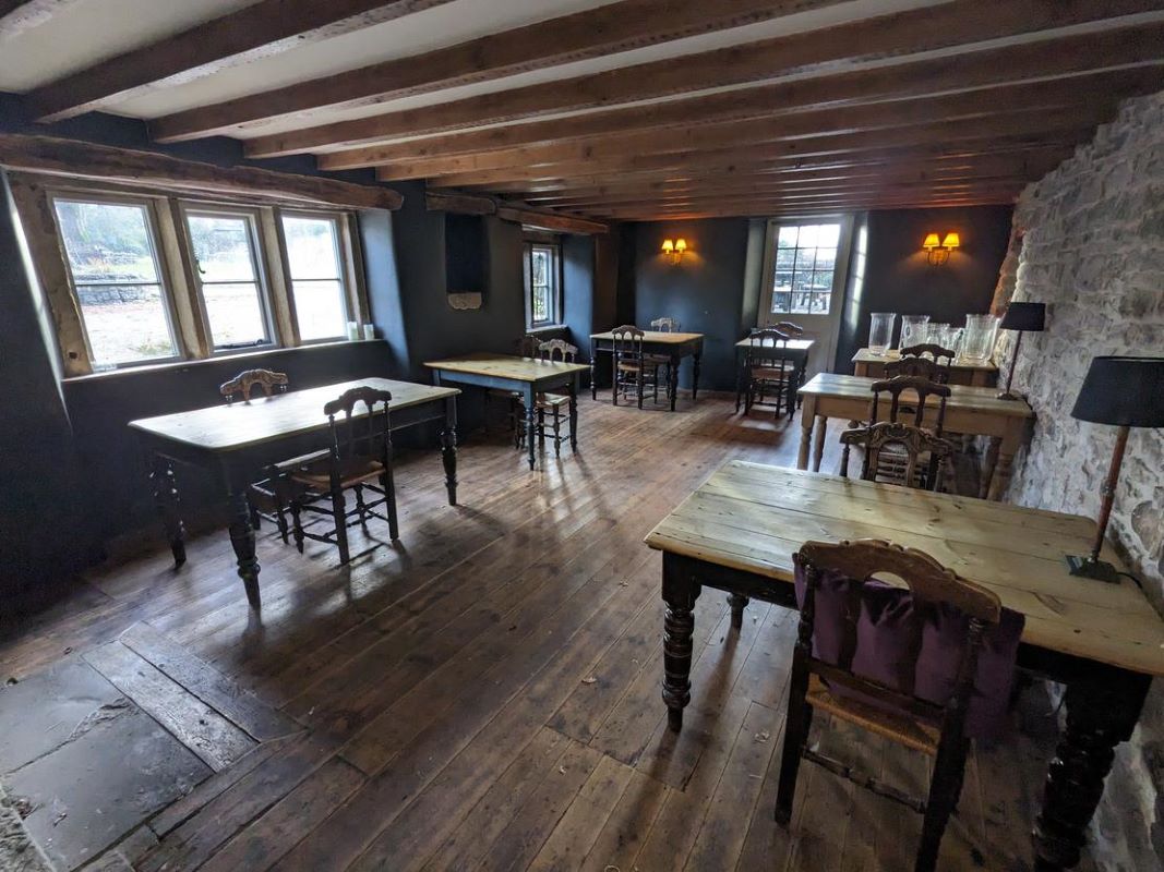 Freehold pub in Ashbourne 