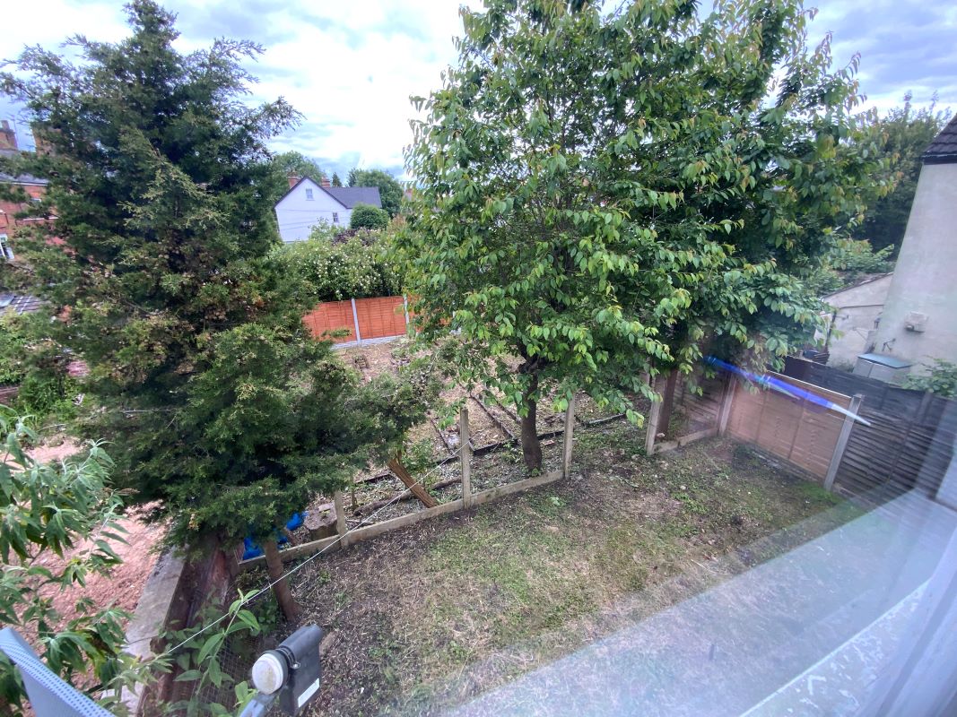 Freehold detached property in Wolverhampton