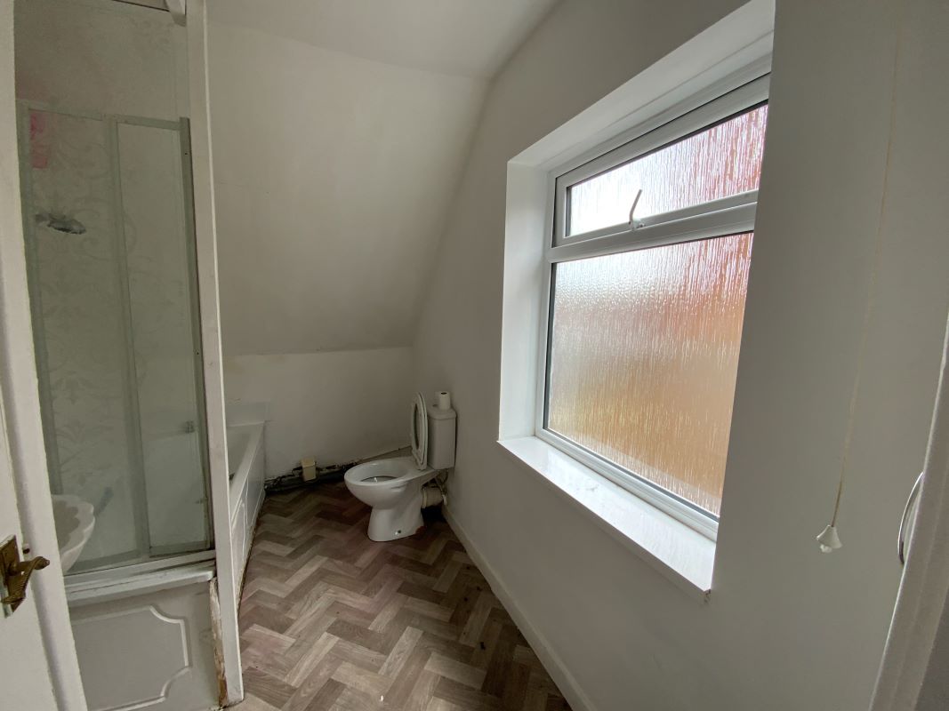 Freehold detached property in Wolverhampton
