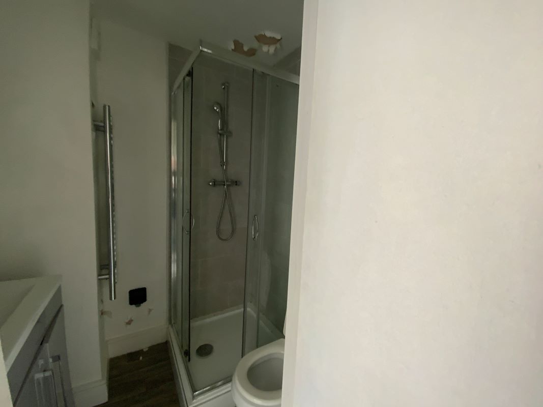 Freehold detached property in Wolverhampton