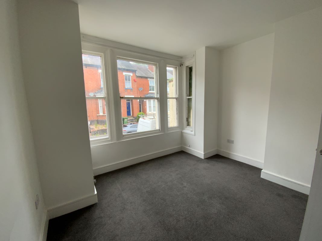 Freehold detached property in Wolverhampton