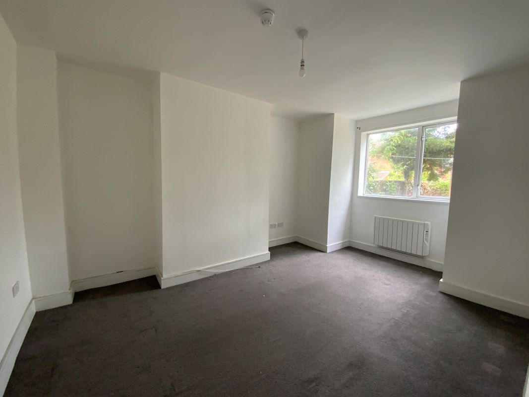 Freehold detached property in Wolverhampton