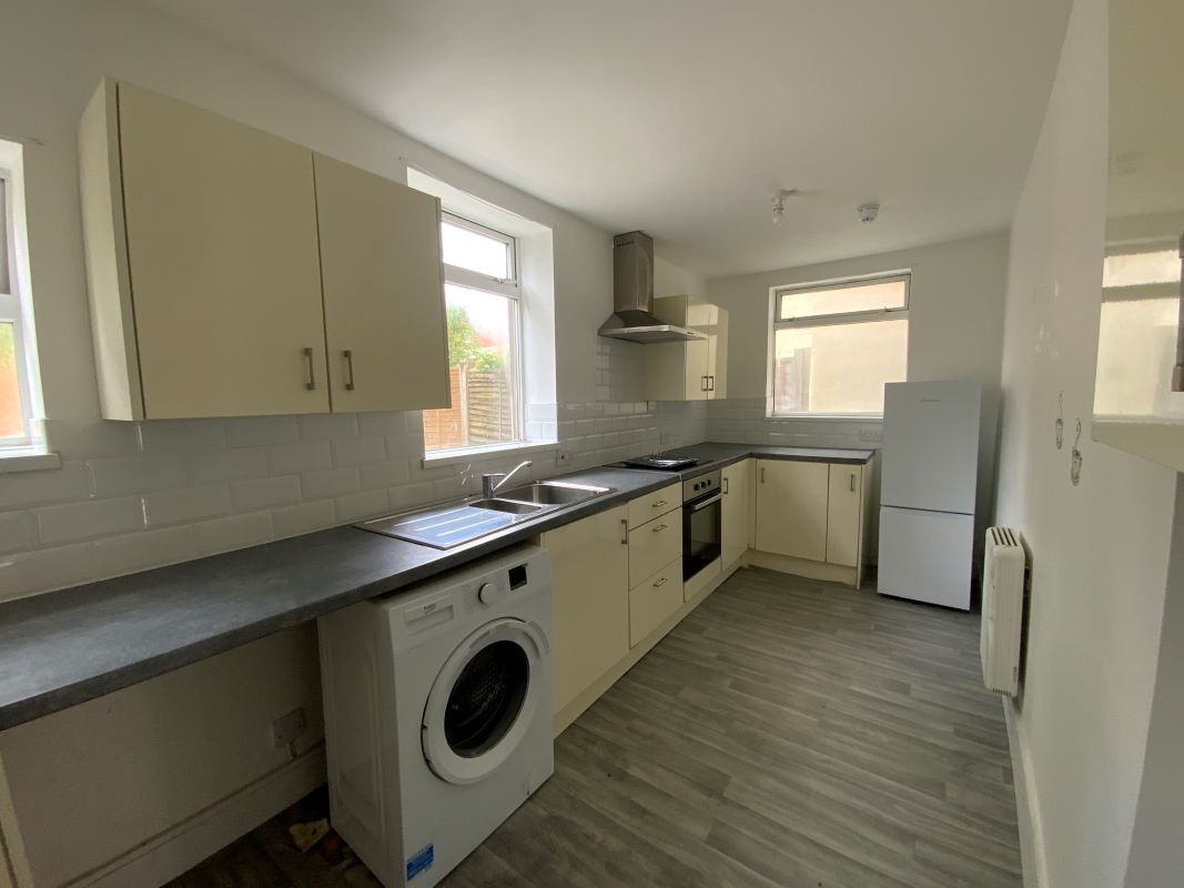 Freehold detached property in Wolverhampton