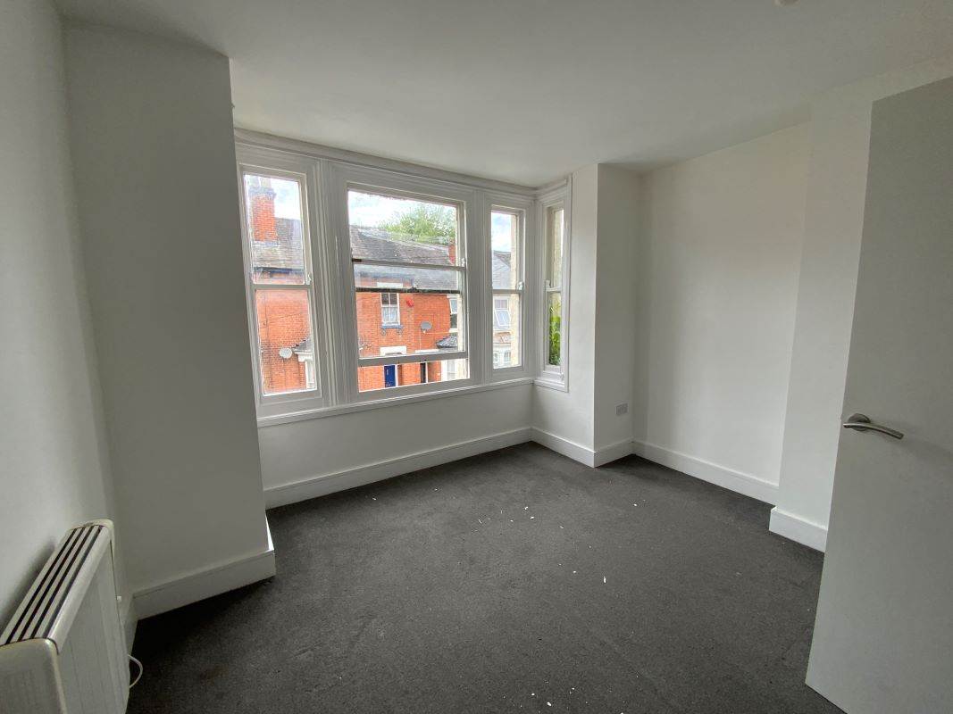 Freehold detached property in Wolverhampton