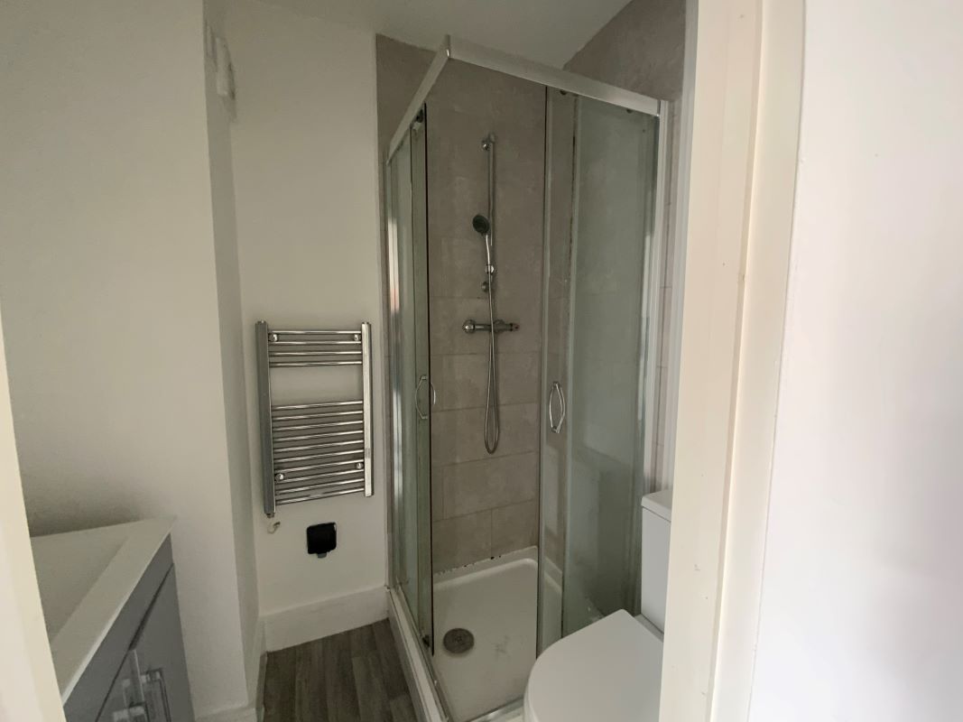 Freehold detached property in Wolverhampton