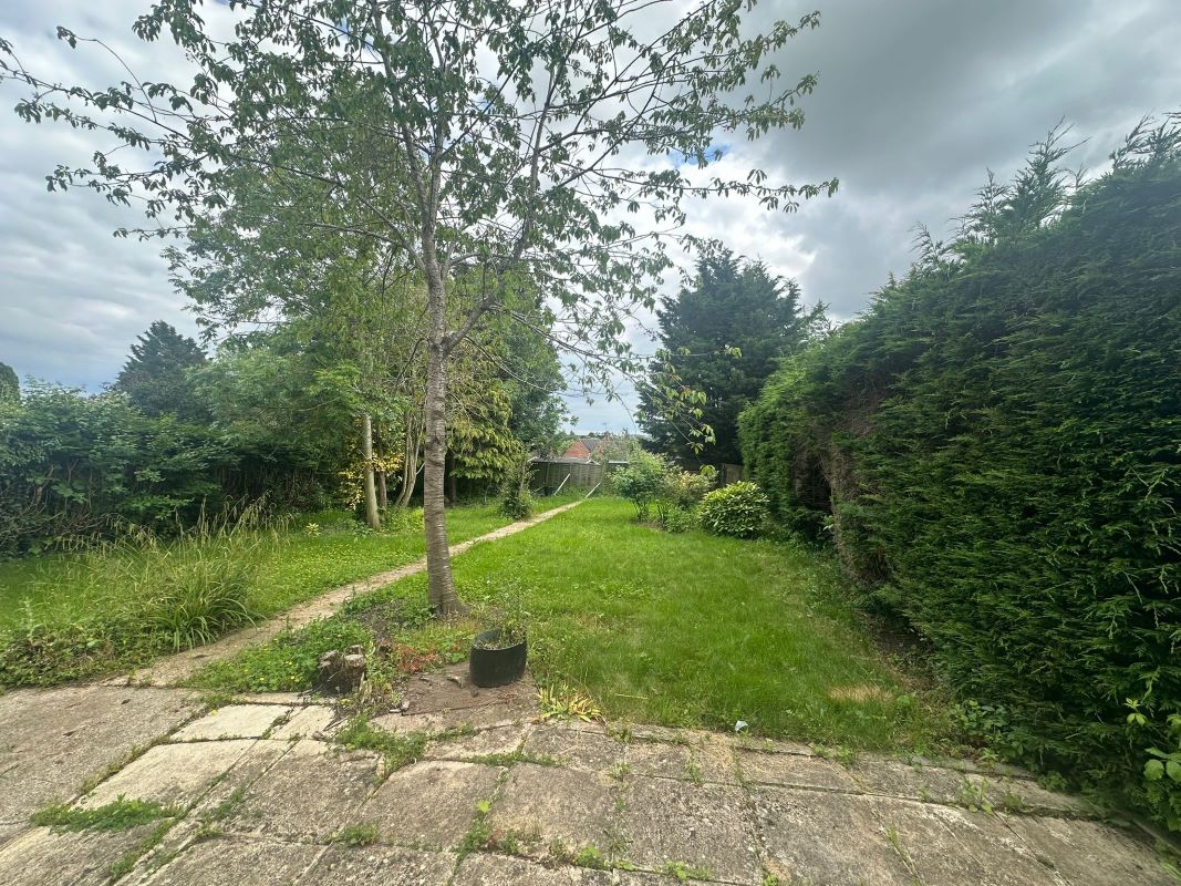 3 bedroom semi detached house in Stratford upon Avon